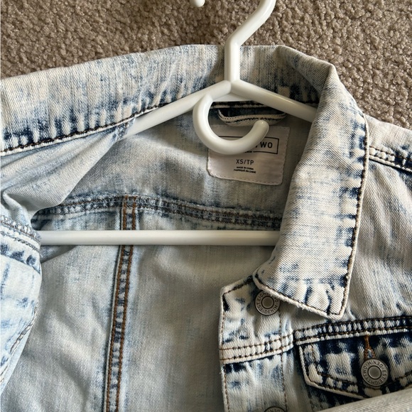 Acid wash denim jacket - Picture 2 of 2